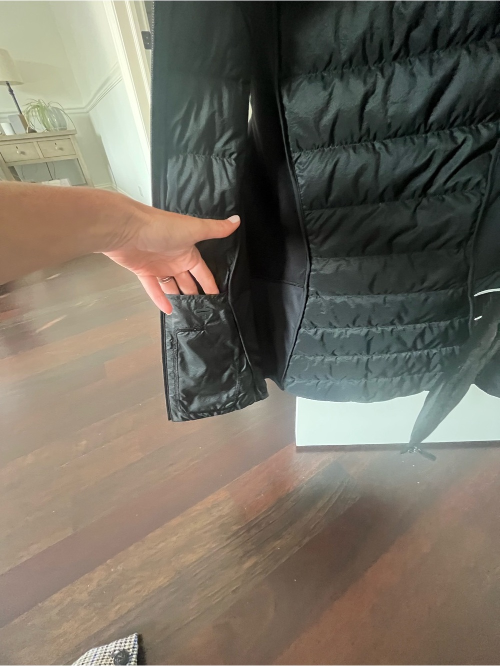 lululemon athletica women's Black Quilted lightweight Puffer Vest - Picture 4 of 6
